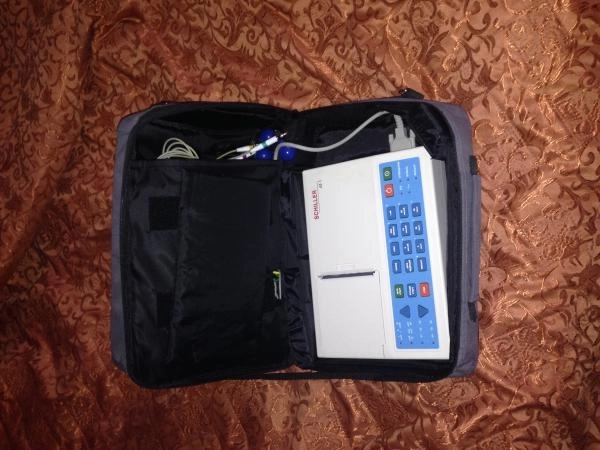 Электрокардиограф CARDIOVIT AT-1, Schiller AG, Швейцария